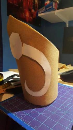 Thigh armor detail patterning 